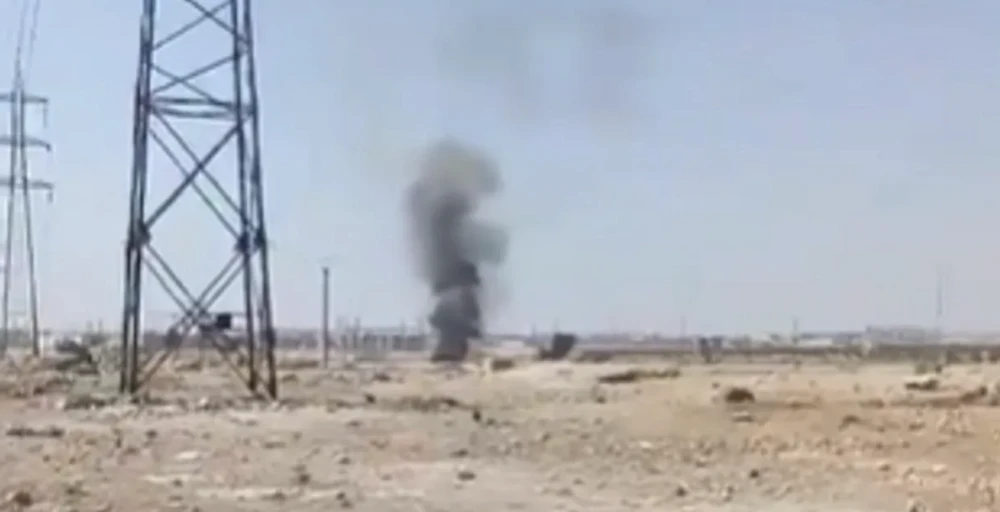 المرصد السوري: انفجار مجهول على طريق مطار حلب (فيديو)