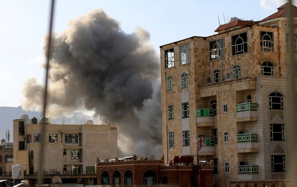 اليمن : 9 قتلى وأكثر من 170 جريحاً في الغارات الإسرائيلية على صنعاء