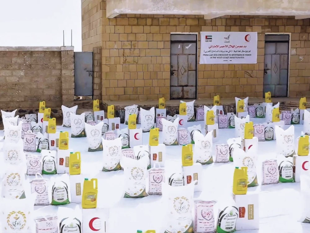 UAE Delivers 1,000 Food Baskets to Orphans and Displaced Families in Yemen’s Western Coast
