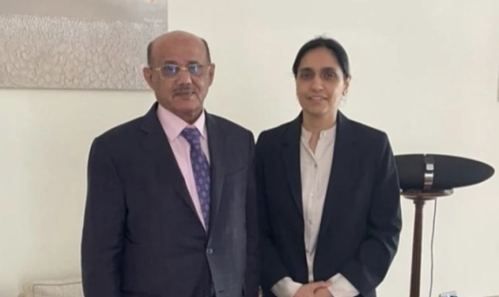 بريطانيا تدعو البنك المركزي اليمني إلى تسريع الإصلاحات الاقتصادية لضمان الاستقرار والنمو المستدام