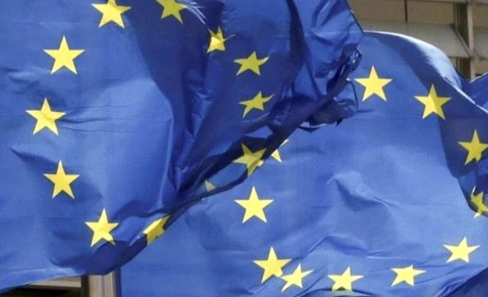 الاتحاد الأوروبي يدعو إلى تسوية شاملة في اليمن ويؤكد دعمه لوحدة البلاد وسيادتها