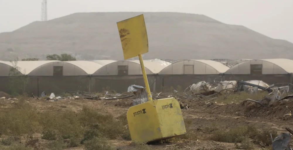 Hamas accuses Israel of slowly pushing 'yellow line' west in stark violation of truce deal