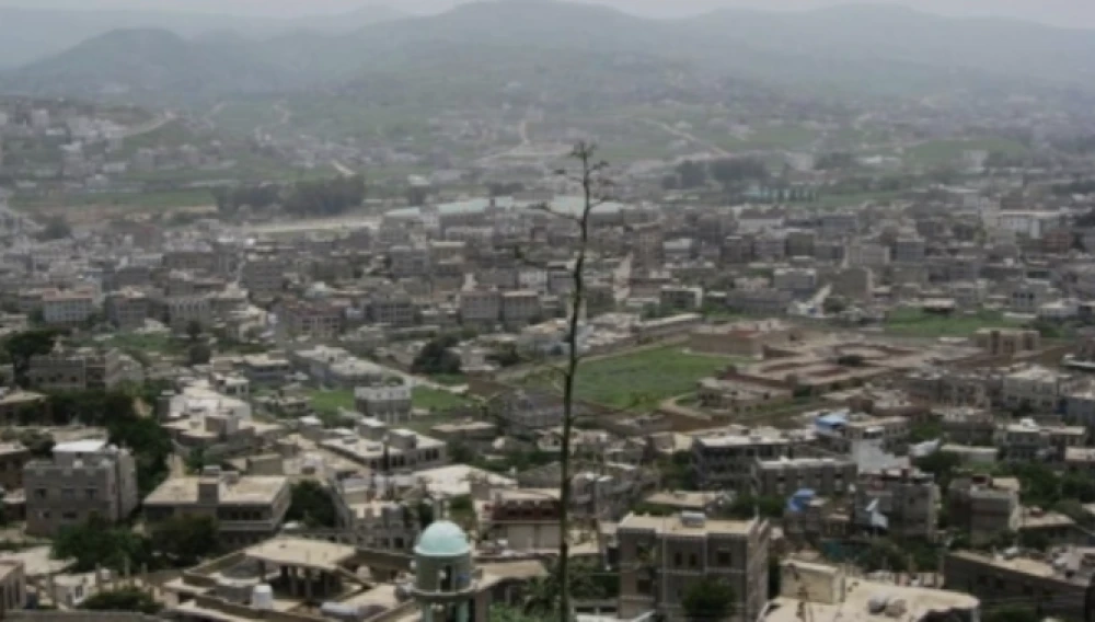 اليمن: مقتل شخص وإصابة ثلاثة في محاولة سطو مسلح على سيارة مغترب في إب