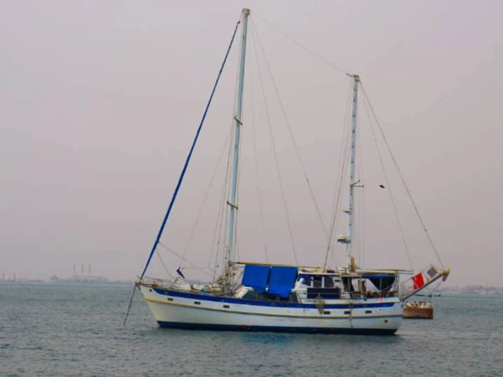 EU Naval Force "Atalanta" Rescues Disabled Yemeni Vessel East of Gulf of Aden