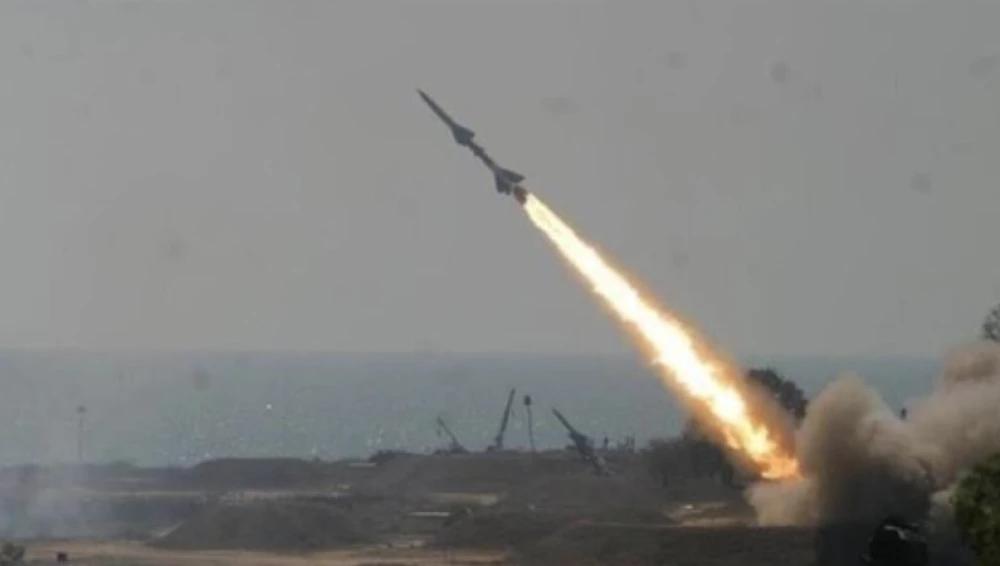 قصف مدفعي حوثي يستهدف أحياء سكنية في جبل جرة ووادي القاضي شمالي مدينة تعز