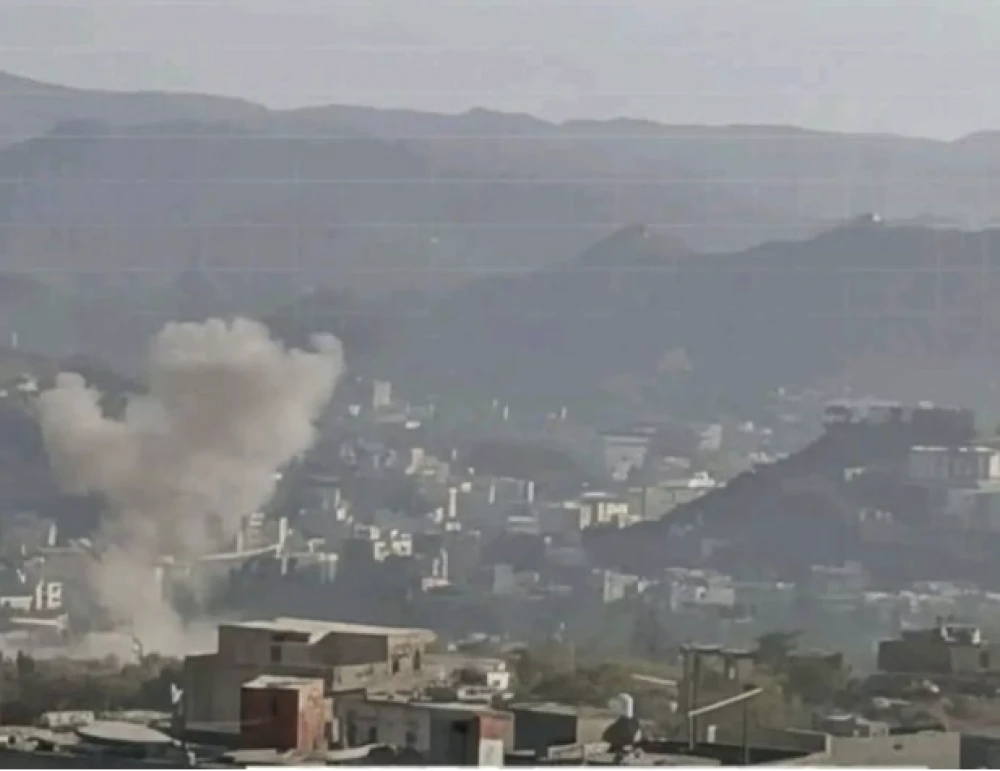 مليشيات الحوثي تقصف أحياء سكنية في مدينة تعز