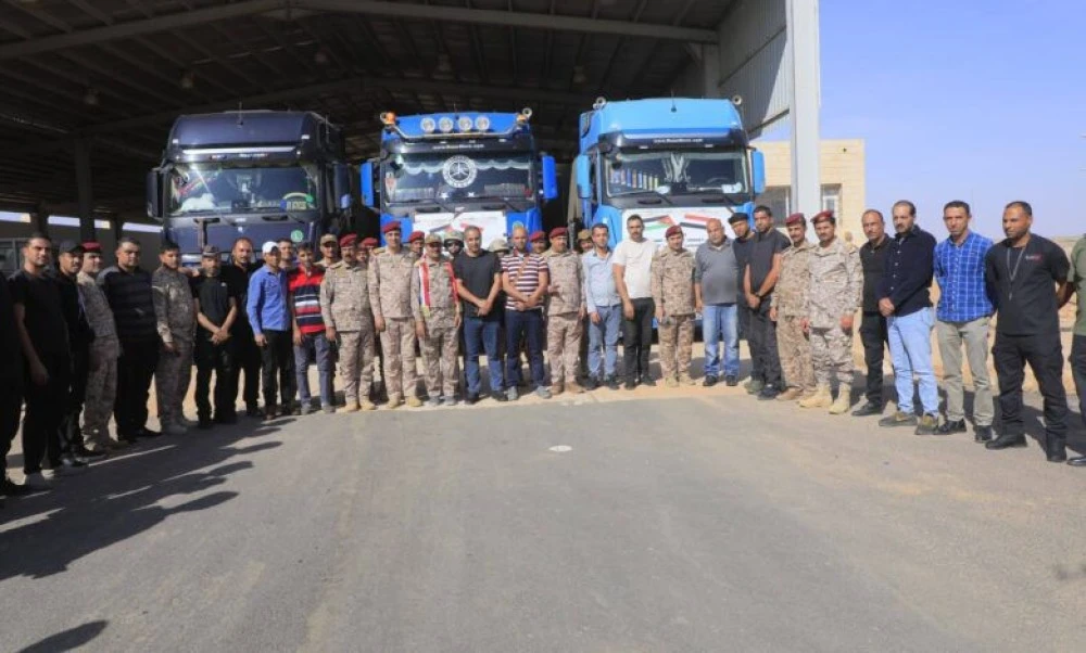 وصول قافلة المساعدات الأردنية المكونة من 13 شاحنة إلى اليمن