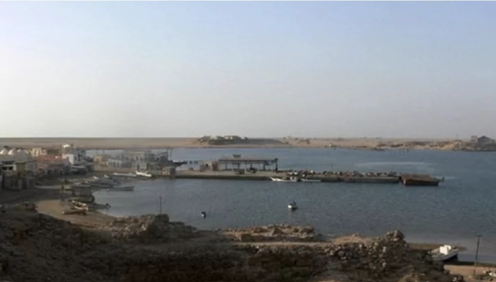 اليمن : ميليشيات الحوثي تفرض حصاراً خانقاً على سكان جزيرة كمران بالحديدة