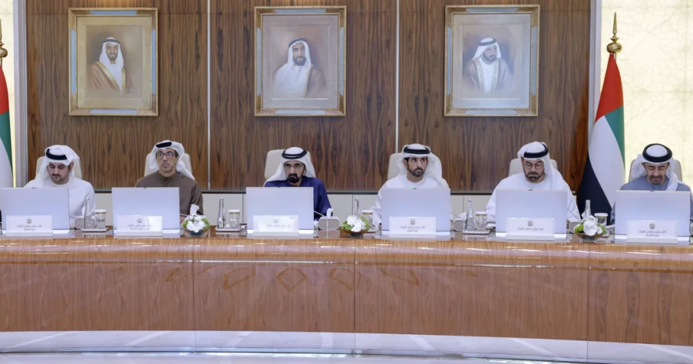 مجلس الوزراء الإماراتي يستعرض عقدين من العمل والإنجاز