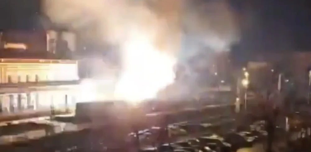 تصادم وحريق مروع لكارثة قطاري إسبانيا وارتفاع القتلى