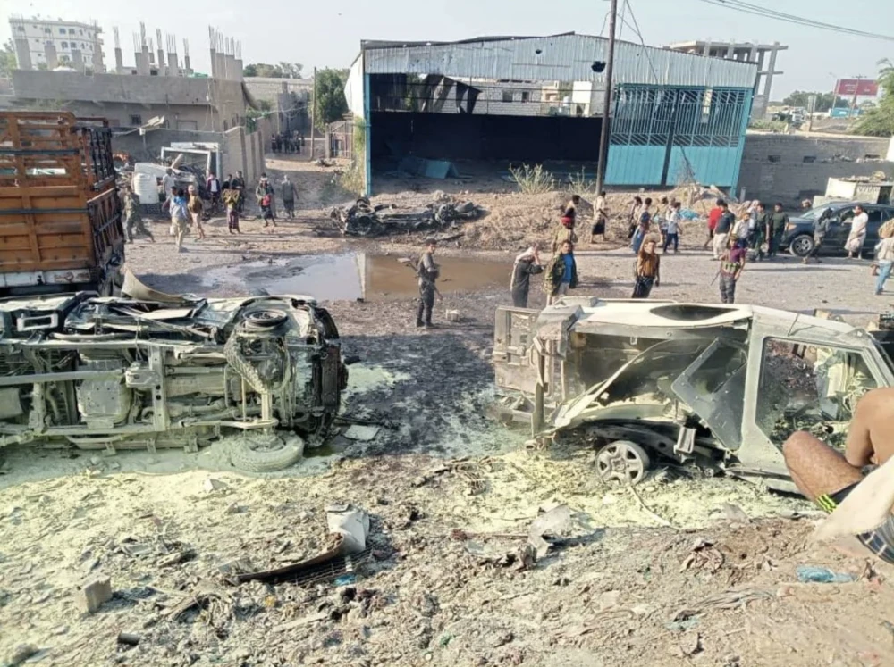 اليمن: الاتحاد الأوروبي وبريطانيا يدينان بشدة الهجوم الذي استهدف موكباً عسكرياً في عدن