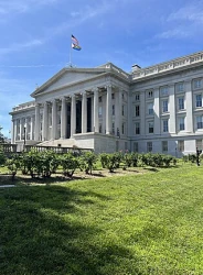 وزارة الخزانة الأمريكية تفرض عقوبات على سفن وشركات مرتبطة بالأسطول الإيراني غير الرسمي