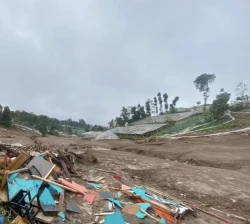 قتلى وعشرات المفقودين بانزلاق تربة في إندونيسيا